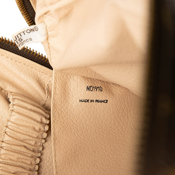 Pre-Loved Louis Vuitton Monogram Trousse Toilette 28 - Picture 6 of 7